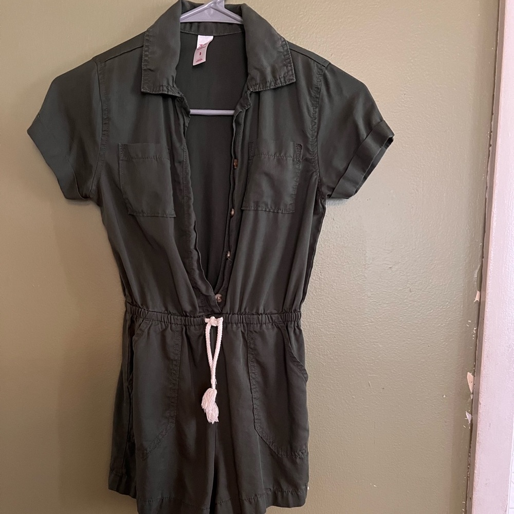 Girls olive green romper (shorts) gently worn